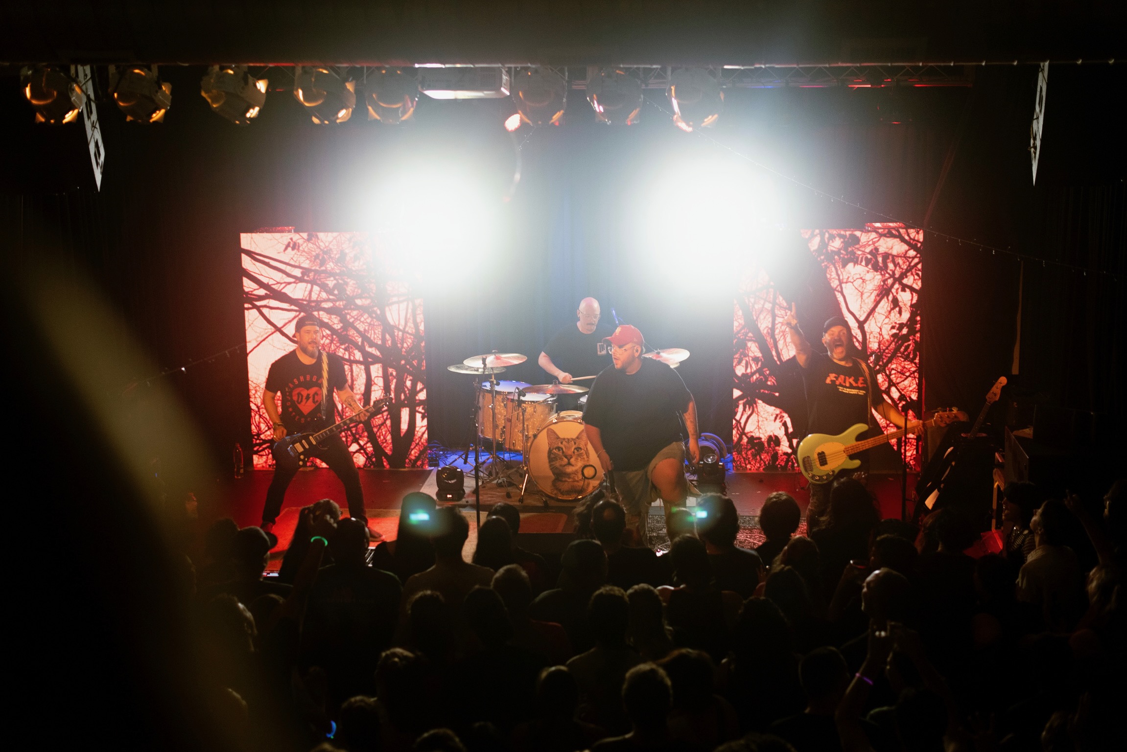 Turtle Smash – full stage with screens