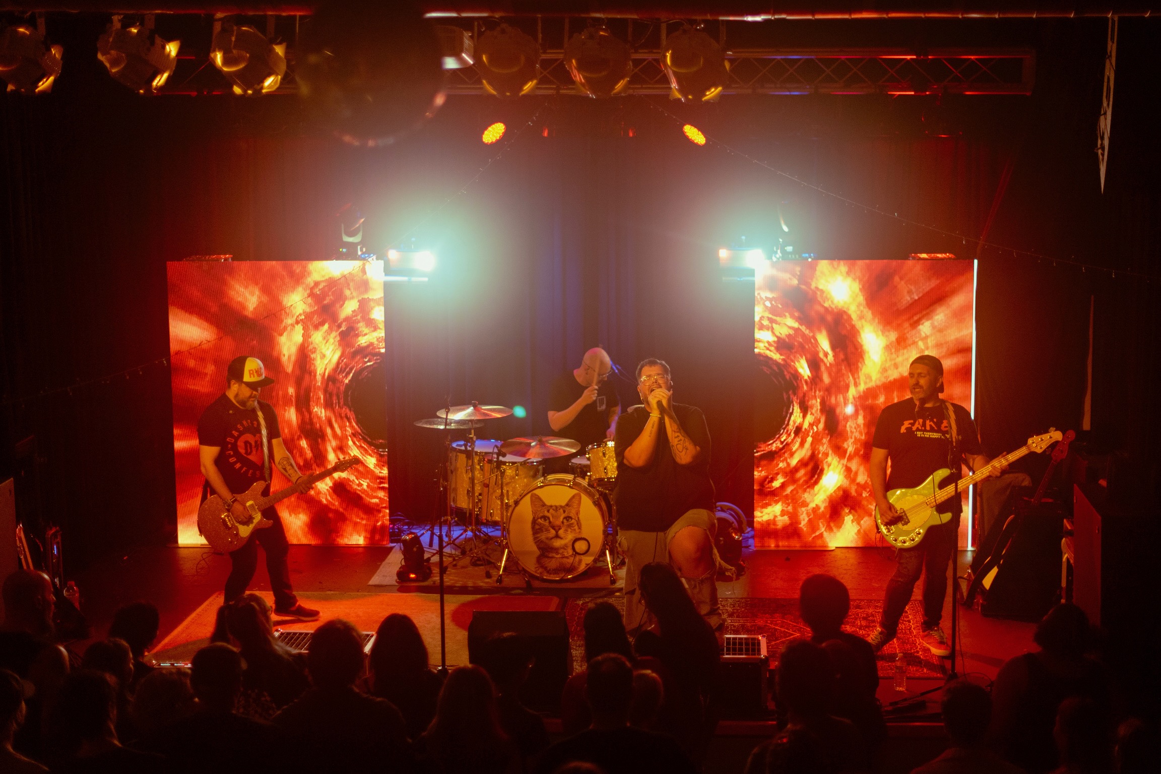 Turtle Smash – full stage with fire visuals